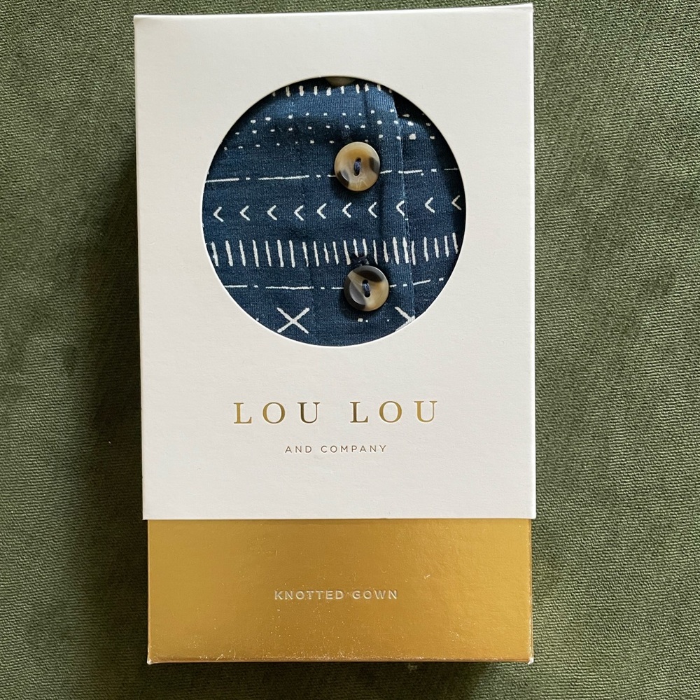New in box lou lou sleep gown